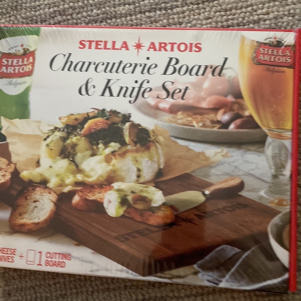 Stella Artois Charcuterie board and cheese knife set